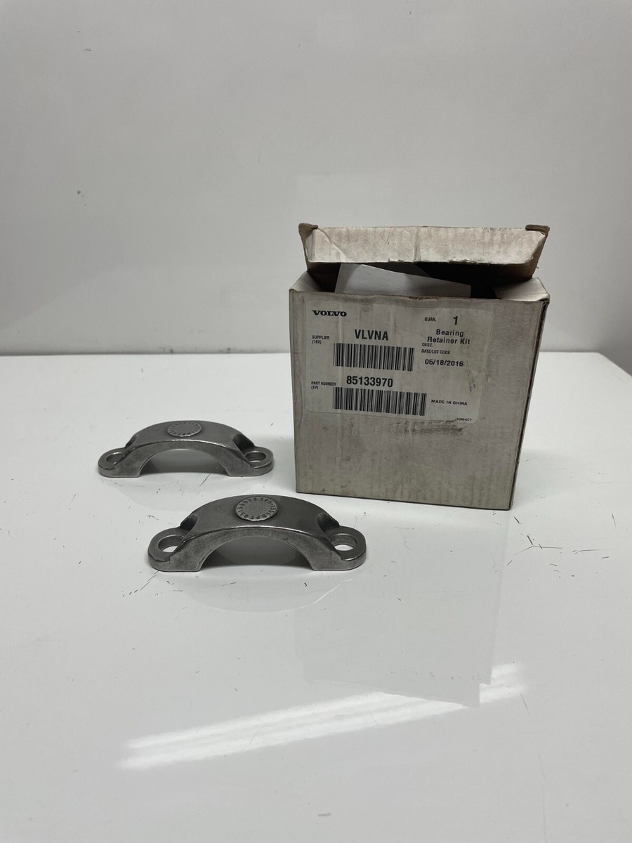 85133970 Genuine Volvo U Joint Bearing Retainer Kit OEM-New