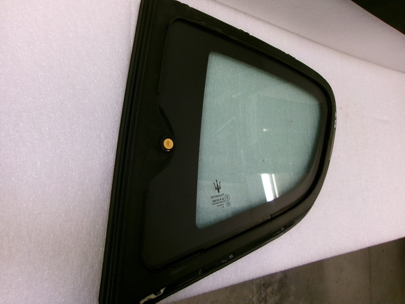 Maserati GranTurismo M145 Coupe Rear Right Side Quarter Window Glass 80088200