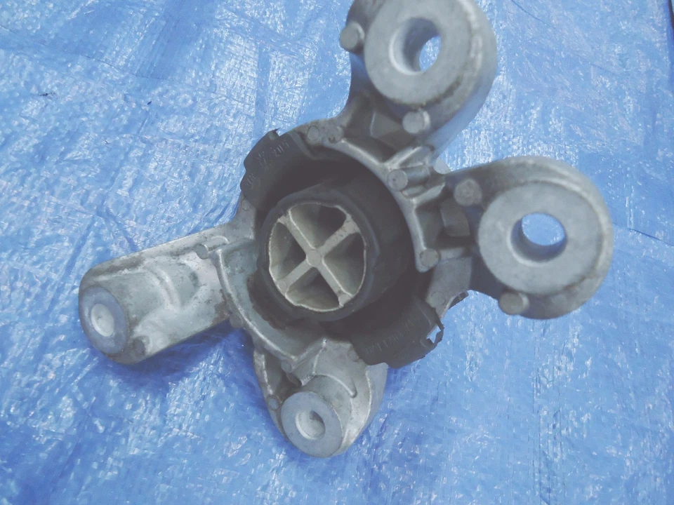 2007-2010 MINI COOPER R55 R56 R57 TRANSMISSION BEARING MOUNT 22316779806 OEM - Image 4 of 4