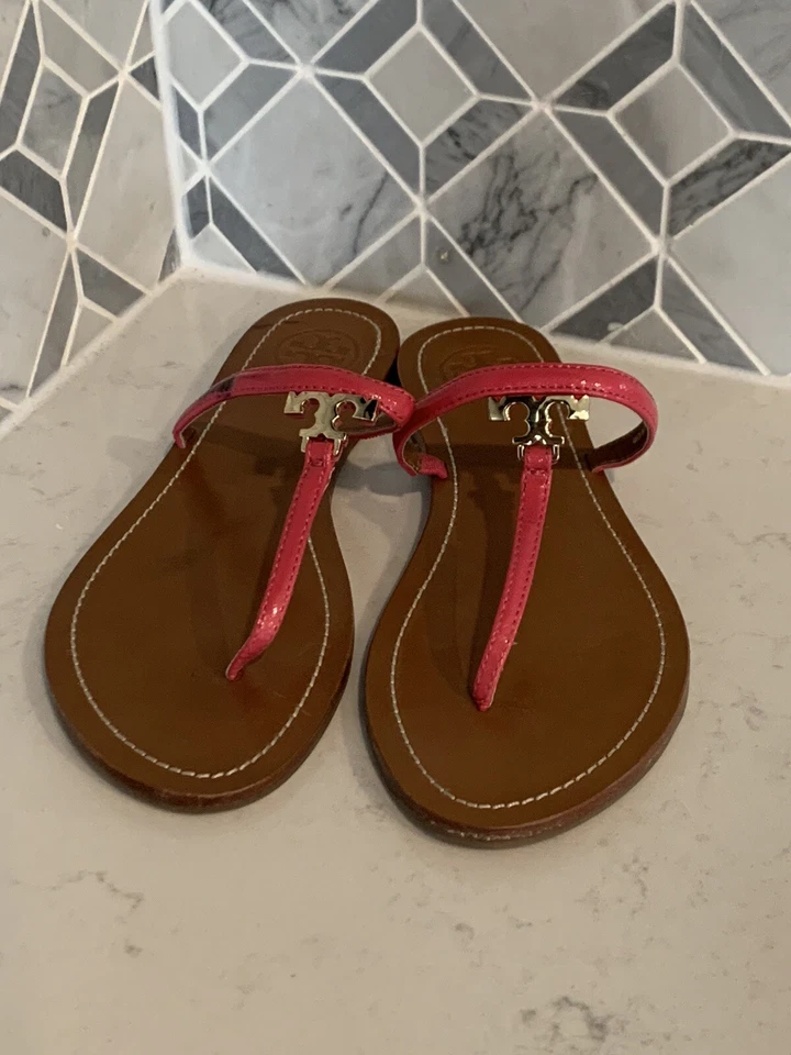 Sandalia Tanga Tory Burch Charol Plana Mujer Talla 8 T Logo Cuero Safflino Foto 3 de 4