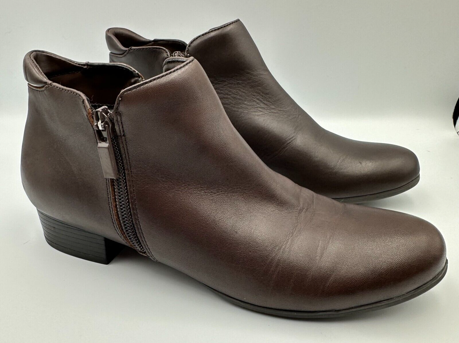 Trotters Women's Major Brown Leather Ankle Booties Shoes 7.5 Narrow SKU 187