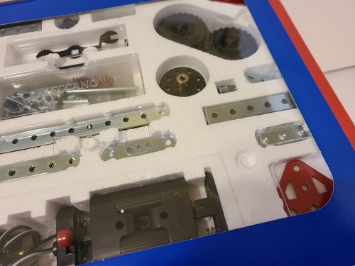Mecanno Evolution 2 Motorized Metal Construction System, 207 Parts NEW - Picture 7 of 17