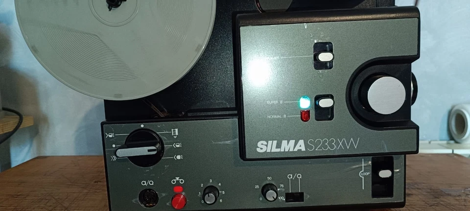 Proiettore Silma S233XW super 8 e 8mm - Immagine 3 di 4