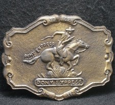 XC19106 VINTAGE 1970s PONY EXPRESS MAIL DELIVER COMMEMORATIVE BELT BUCKLE