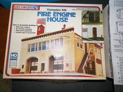 2 Lifelike Ho Scale Lighted Yard Tower Fire Engine House Unused Open Box Hampden