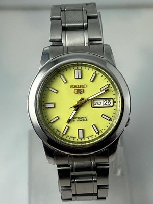 Vintage Seiko 5 7s26 automatic day and date made in Japan