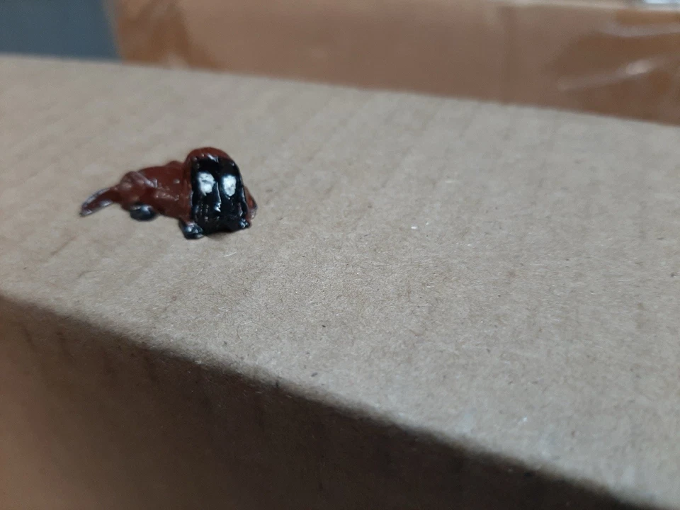 Brown Puppy Dog For Display With 1/24 Scale Model Car Kit - Image 4 of 4