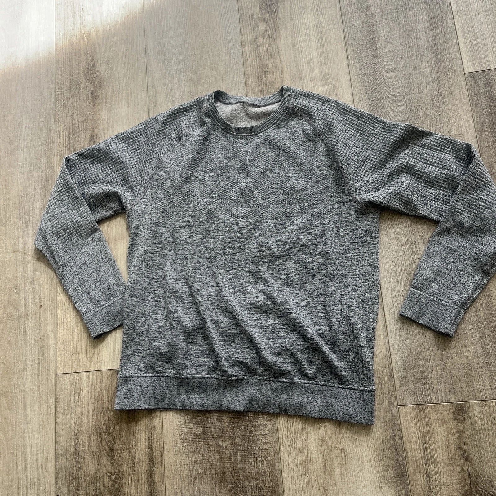 Lululemon 44/28” Textured Knit Crewneck Sweater Grey Mens Sweatshirt Long Sleeve