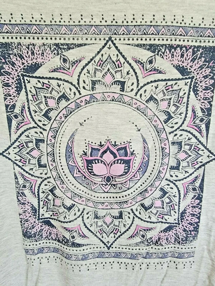 Top de mujer Gaia Yoga manga larga talla pequeña gris/púrpura corte bajo mandala espalda Foto 3 de 4