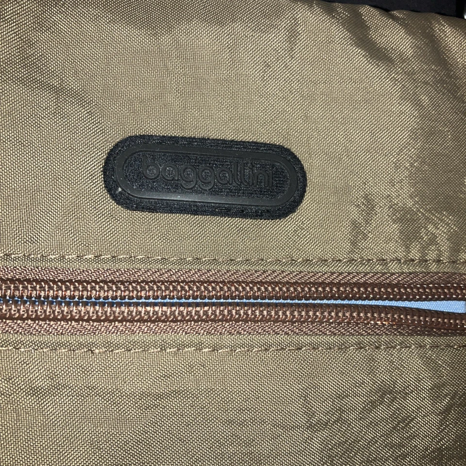 baggallini Womens Accessories Messenger  Bag Brown And Blue Interior Fold Over - Image 3 of 4