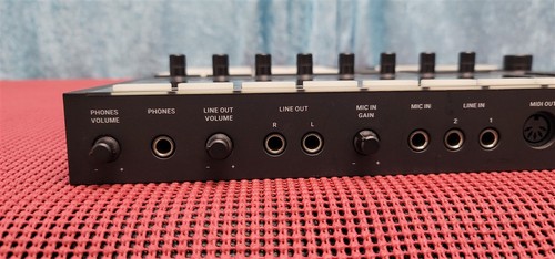 NATIVE INSTRUMENTS MASCHINE MK3 PRODUCTION CONTROLLER AUDIO MIDI INTERFACE - Picture 14 of 22