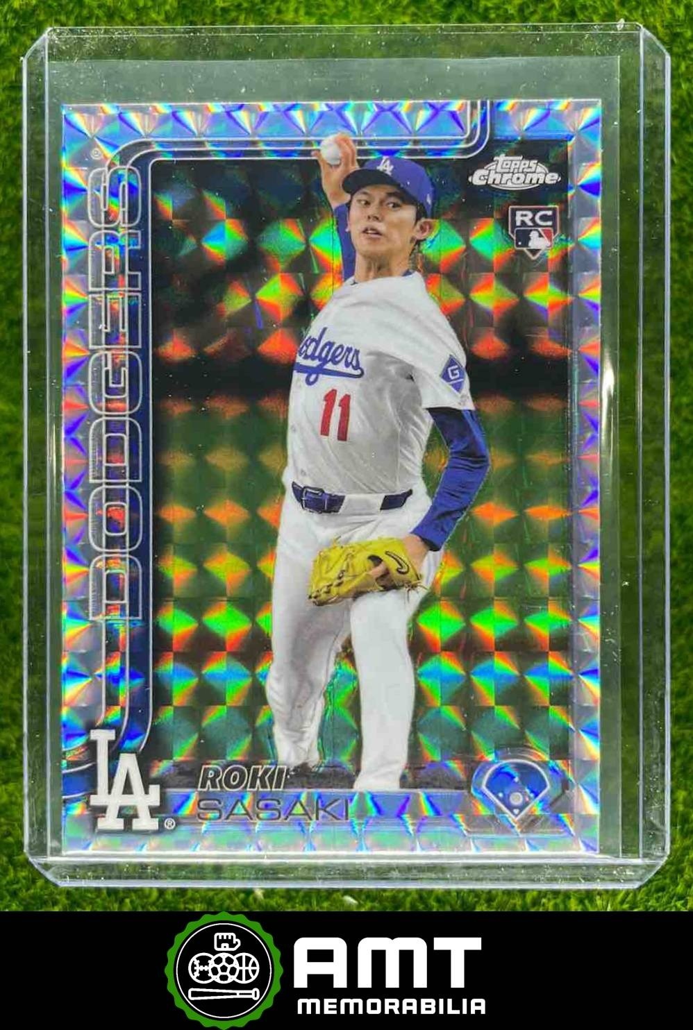 2025 Topps Chrome #217 Roki Sasaki Geometric Refractor Los Angeles Dodgers RC