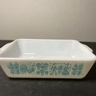 VTG Pyrex Amish Butterprint 1.5 QT Refrigerator Dish Turquoise No Lid EUC