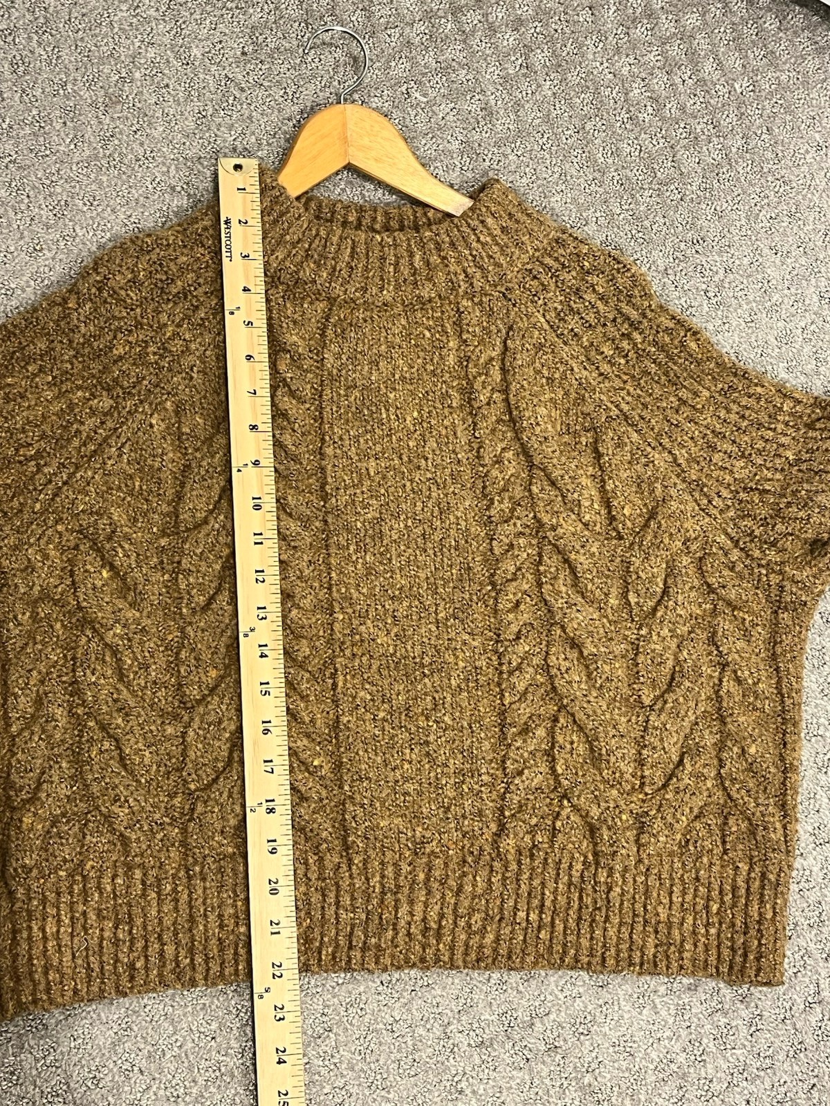 Universal Threads Thick Cropped Speckled Cable Kn… - image 4