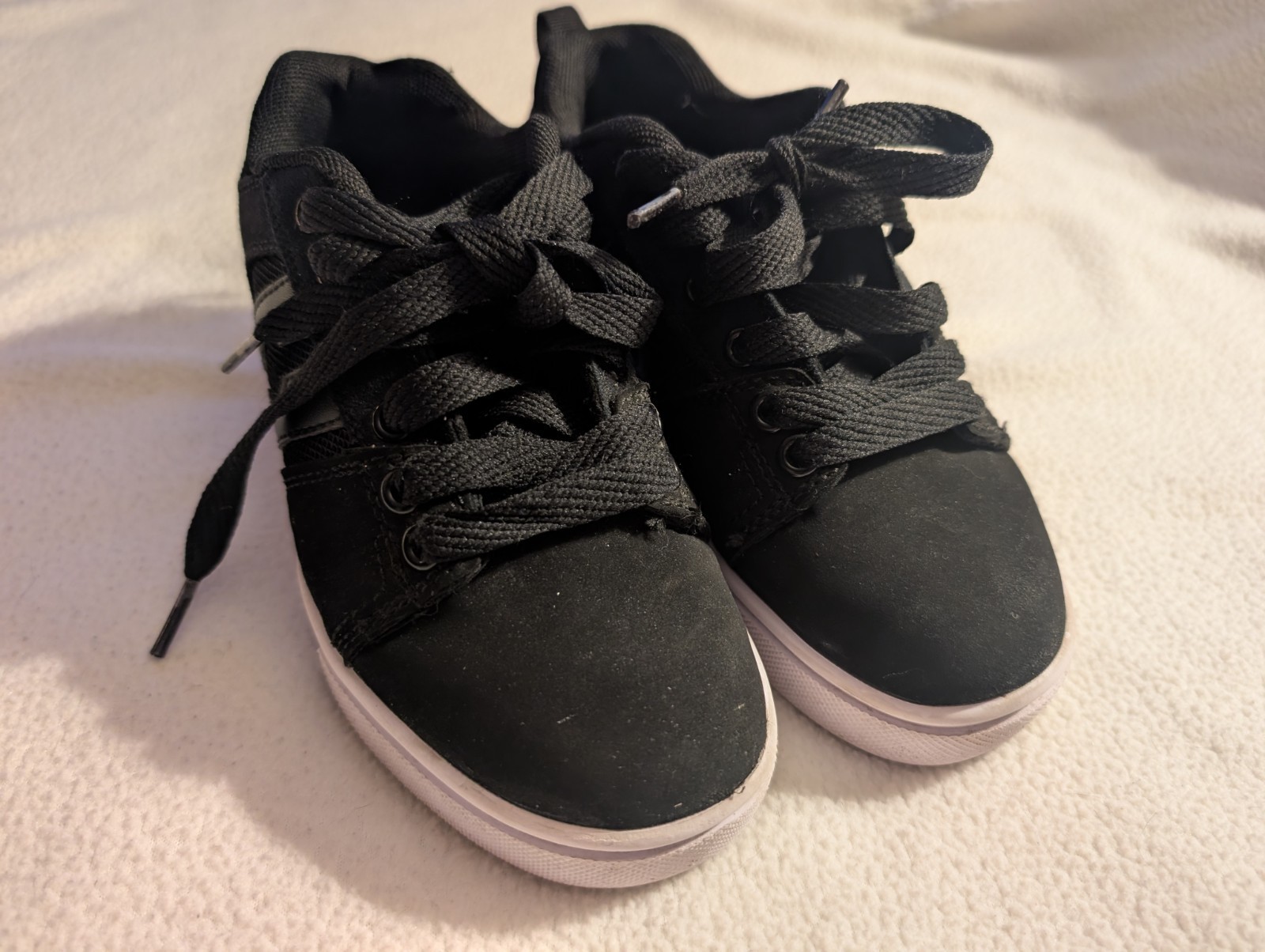 HEELYS Youth Racer 20 Skate Shoes Size 1 Black Lace Up Low T