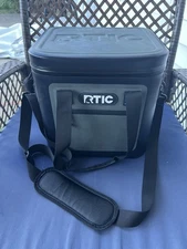 New RTIC Outdoor Ultra Touch Soft Pack 12 Portable Floating Cooler Leakproof