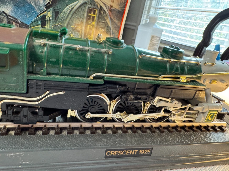 🚂 O SCALE SIZE - STEAM LOCO - PHONE- MAKES GREAT DISPLAY 💥 L1572 - Image 4 of 4