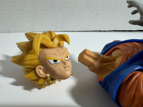 Dragon Ball Z Anime Figures (7) Super Saiyan Frieza Piccolo Broli Majin Buu PVC - Picture 8 of 17