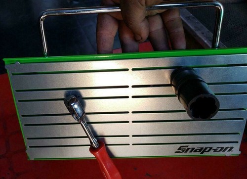 SNAP ON tools magnet tool Organizer Holder Tray 12"X6" and easy transport handle - Picture 5 of 8