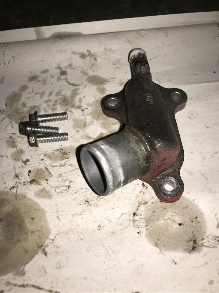 Suzuki gsxr 750 600 2008 2009 salida de agua puerto montaje pernos incluidos buenos 👍👀 Foto 4 de 4