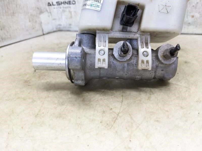 2009-2018 Jeep Wrangler cilindro mestre de freio com reservatório 68057474AD FABRICANTE DE EQUIPAMENTO ORIGINAL - Imagem 3 de 4