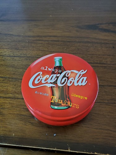 Coca Cola Tin with Lid Wax Candle **never used** - Picture 2 of 8