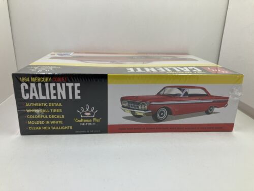 AMT Mercury Comet 1:25 Model Kit - Black (AMT1334) - Picture 3 of 6