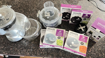 Veggie Bullet  Spiralizer Food Processor + 6 blades+ blender kit bundle WORKS