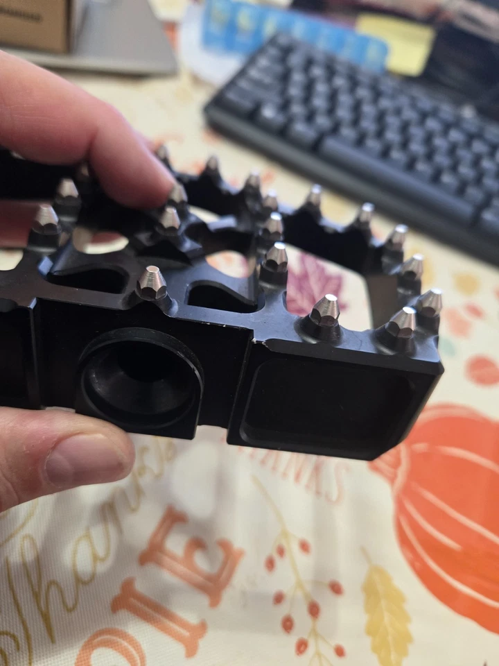 Flo Motor Sports V4 Mini Floorboards for Harley Davidson Dyna / Custom Chopper Foto 4 de 4