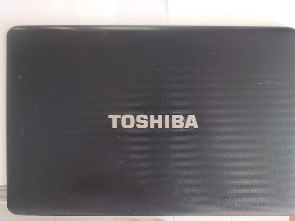 Cubierta trasera para portátil TOSHIBA Satellite C670 + cámara web + antenas + bisagras y marco Foto 2 de 4
