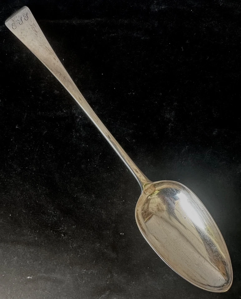 Антикварная викторианская ложка для соуса из чистого серебра с узором скрипки 1850–1899 гг. - Изображение 2 из 4