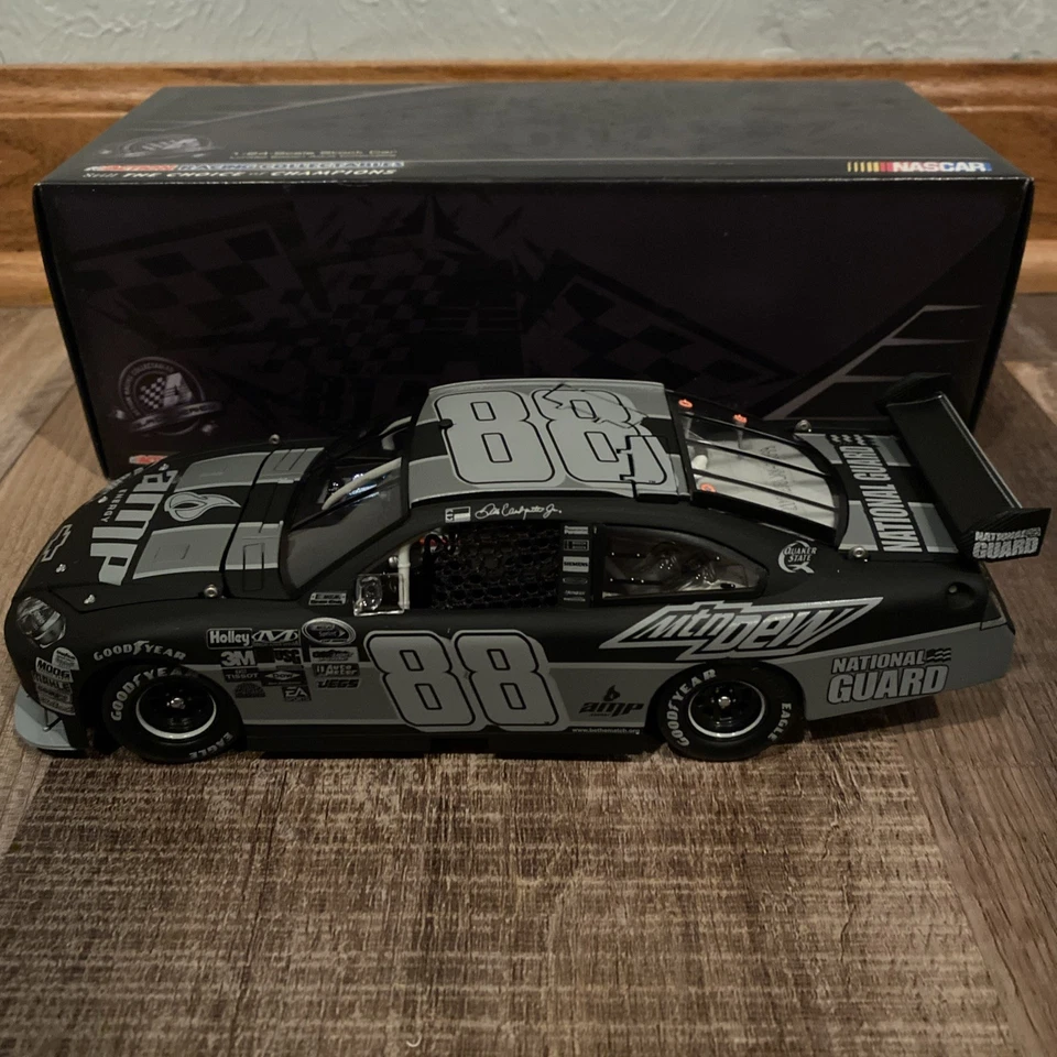 Dale Earnhardt Jr #88 Amp Energy/Get On The #88 2009 Impala Ss Arc etiqueta negra Foto 2 de 4