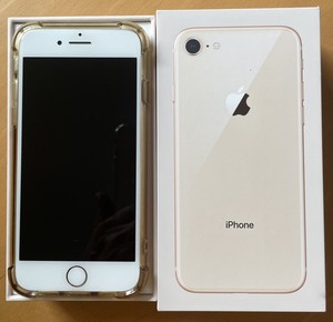 Apple iPhone 8 - 64GB - GOLD - ohne Simlock - mit Zubehör (OVP etc.)