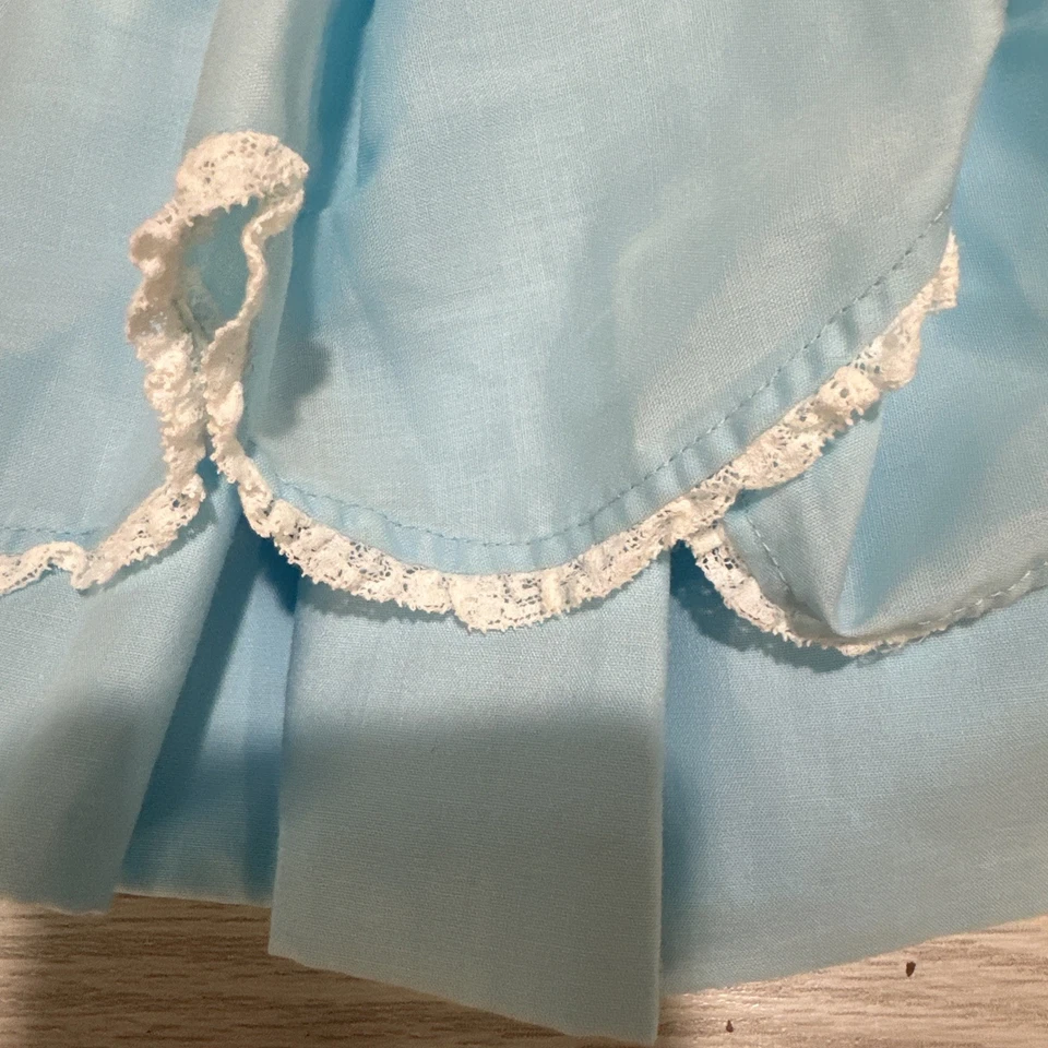 Vestido bebé azul con volantes para niña con borde de encaje blanco años 70 vintage Foto 2 de 4