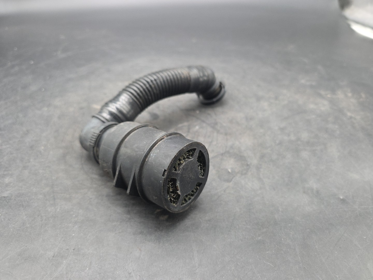 OEM 03-13 Bentley Continental GTC Secondary Air Smog Pump Hose 3W0131149N Used