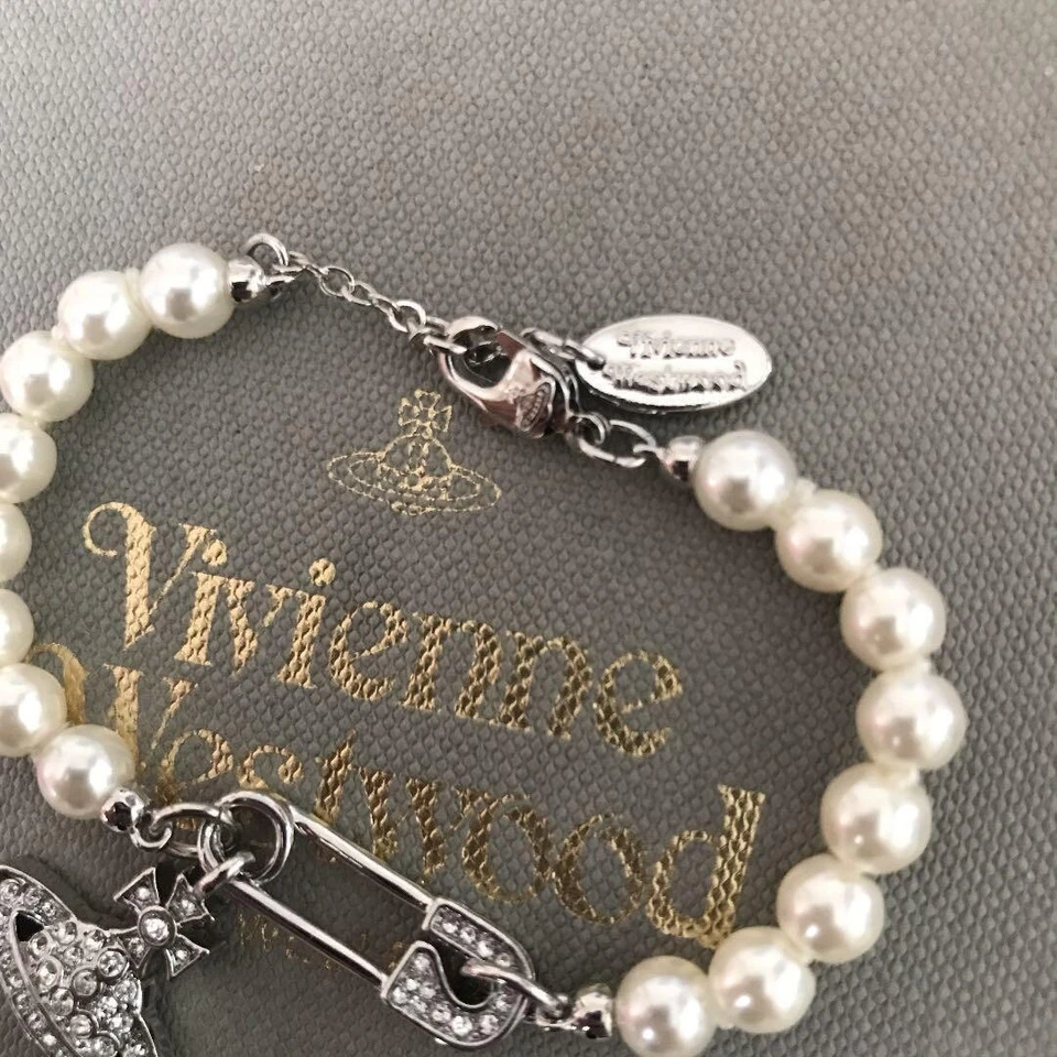 Pulsera Vivienne Westwood Perla Blanca Pin de Seguridad Clip Dije Plata Foto 4 de 4