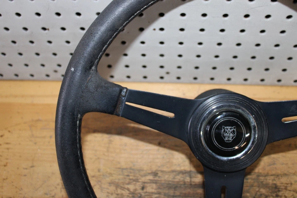 Jaguar XJS 1989 vintage Nardi volante de 3 radios (necesita reparaciones) Foto 3 de 4