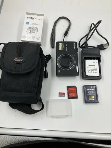 Nikon COOLPIX S6200 Black 16.0 MP Digital Camera 3 Batteries Tested/Working