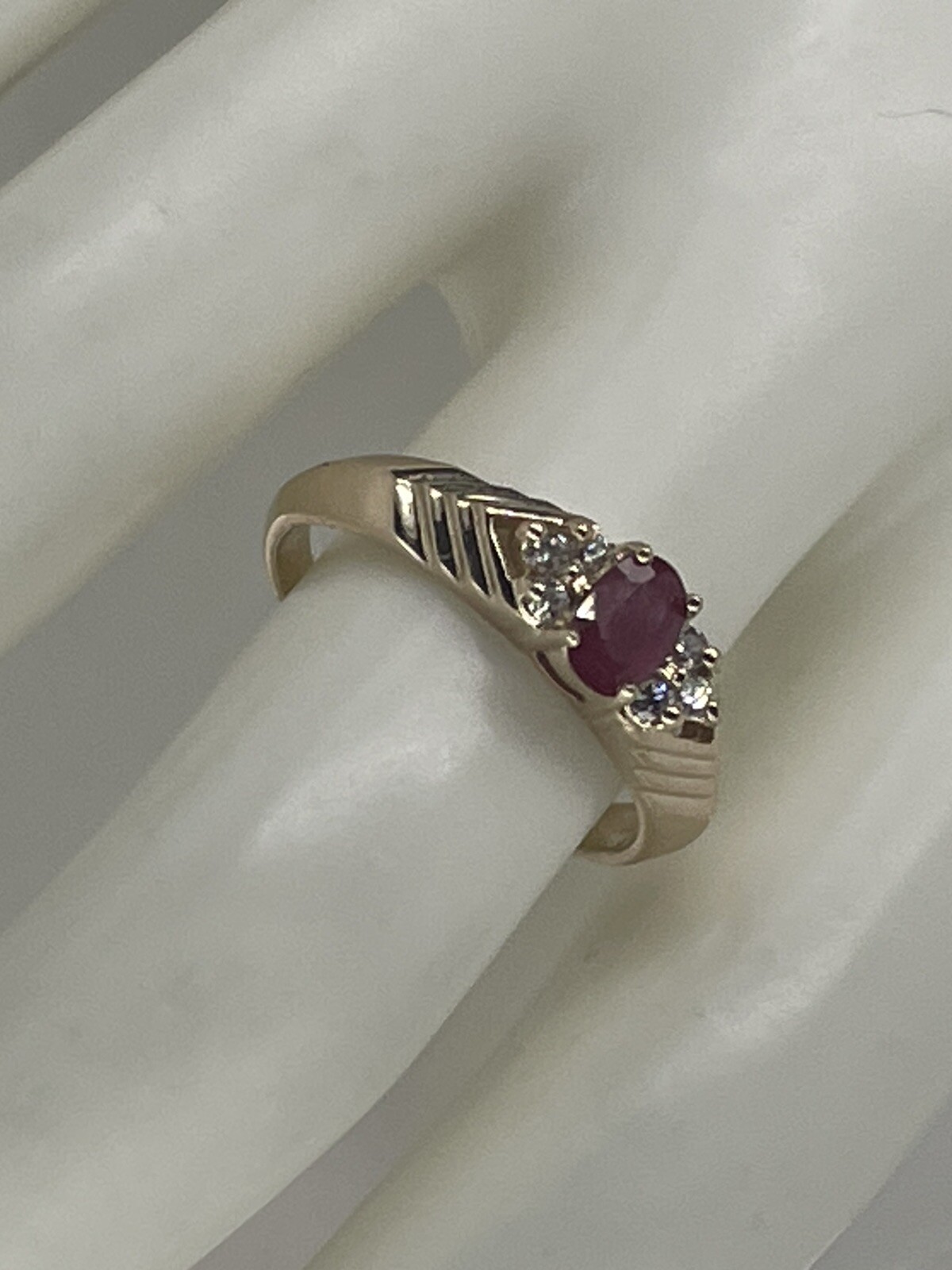 14k Yellow Gold .60  Ct Oval Ruby and Diamond Acc… - image 4