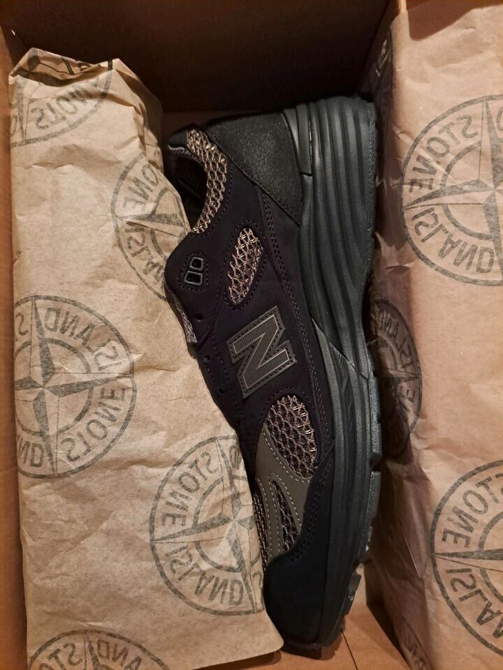New Balance x Stone Island 991v2 Black Olive UK 9 US 9.5 New Balance x Stone Island 991v2 Black Olive UK 9 US 9.5