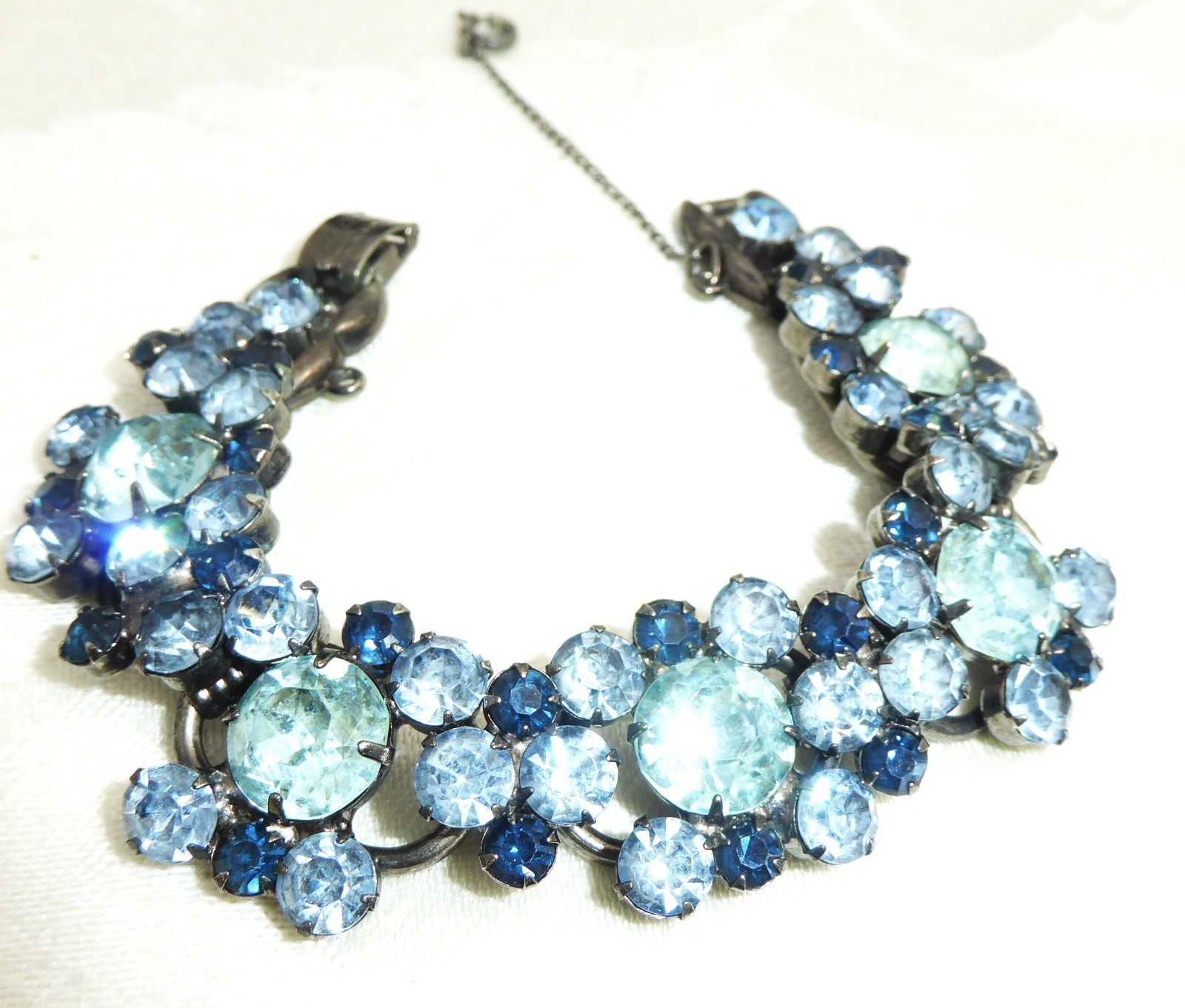 BEAUTIFUL VINTAGE SILVER TONE 2 TONE BLUE RHINESTONE BRACELET By JULIANA 7