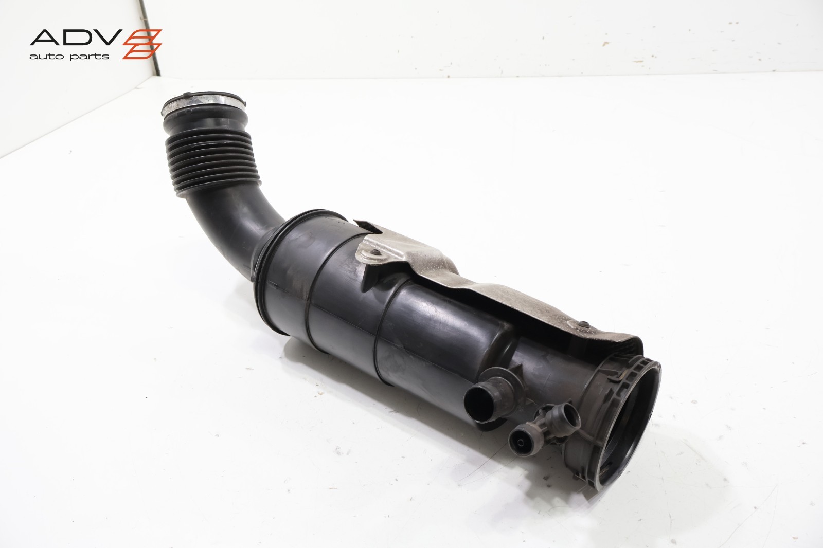 2014 - 2020 BMW i8 I12 ENGINE AIR CLEANER INTAKE RESONATOR UPPER HOSE PIPE OEM