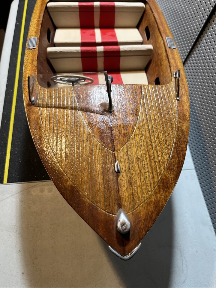 老式 Century 木制遥控船组装 28 英寸 X 9.25 英寸,如 VGC 罕见出售。 — 第 2/4 张图片