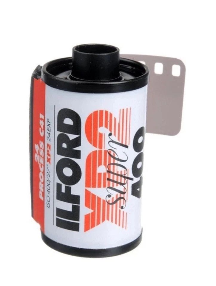 Película negativa Ilford XP2 Super 400 24 exposición blanco y negro, FRESCA Foto 2 de 4