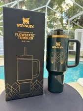 Stanley Deco Collection Quencher H2.0 Flowstate Tumbler Forest Gloss Deco 40oz