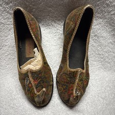 Pair Of Vintage Childs Pointed Shoes From A WellCo Foamthread Measures 7.5  Long