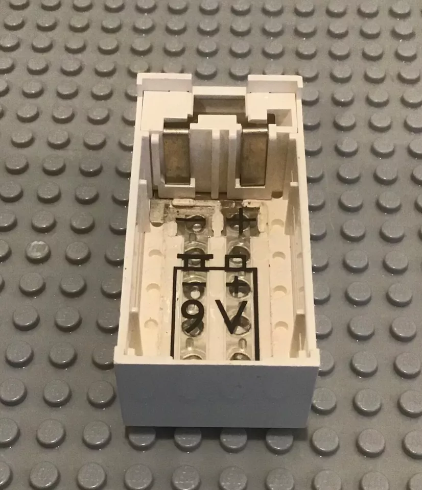 LEGO Technic White Electric 9V Battery Box Small Assembly - Image 2 of 2