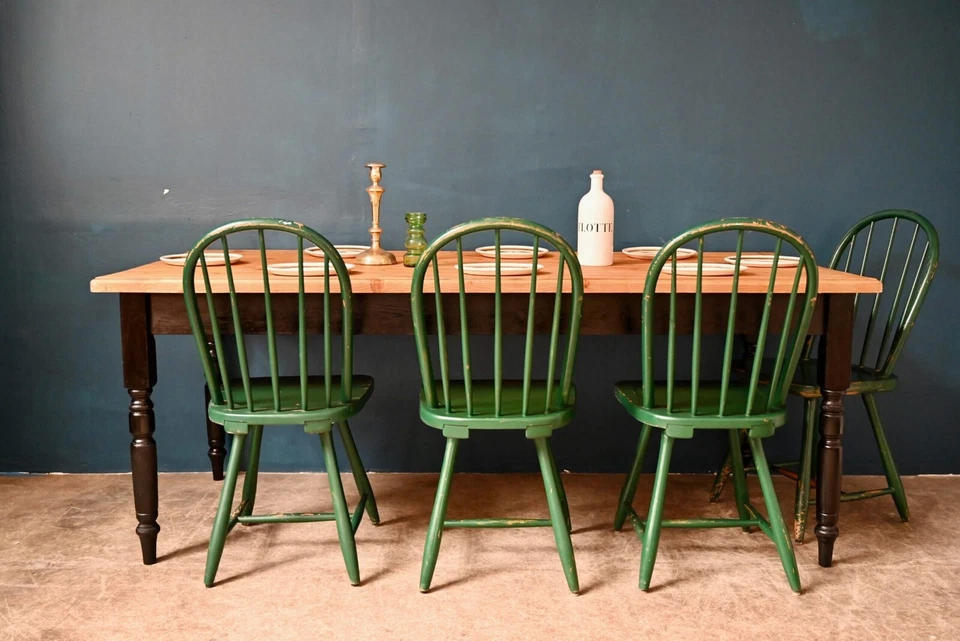 Grande Table ancienne aux pieds noirs de ferme ou de bistrot en bois massif  - Photo 3/4