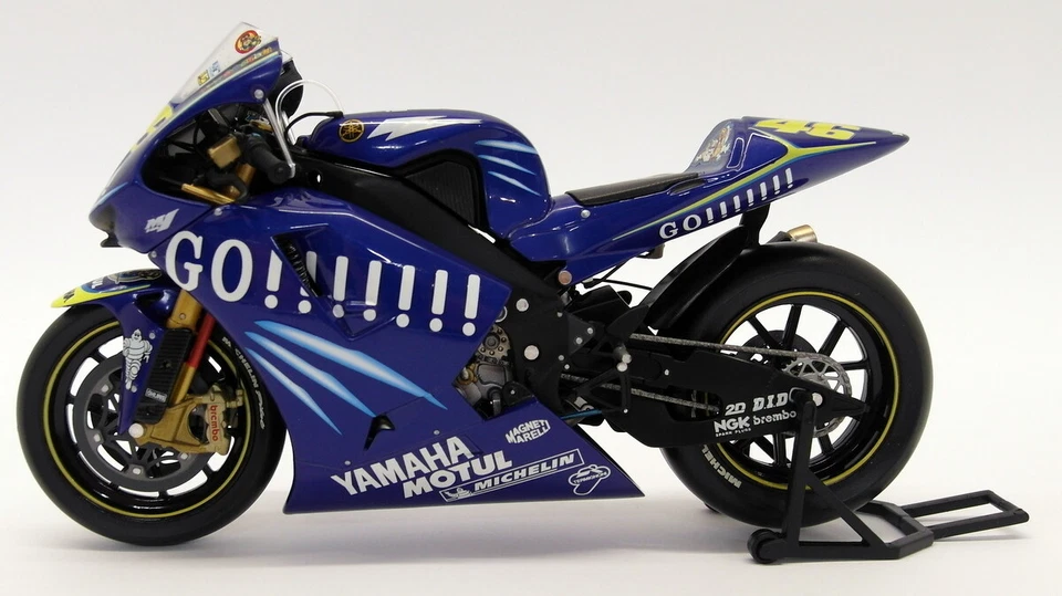 Minichamps 1/12 Scale Diecast 122 043046 Yamaha YZR-M1 Moto GP 2004 Rossi GO!!!! - Photo 3/4