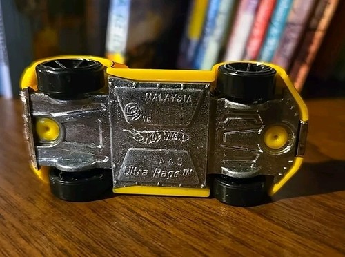 Hot Wheels 2007 Ultra Rage Yellow Diecast Car - Picture 6 of 6